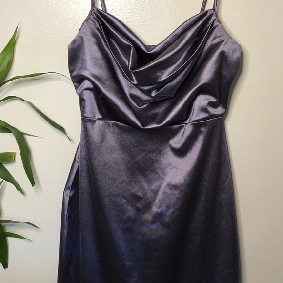 Body Con dress🤩 - Picture 2 of 3